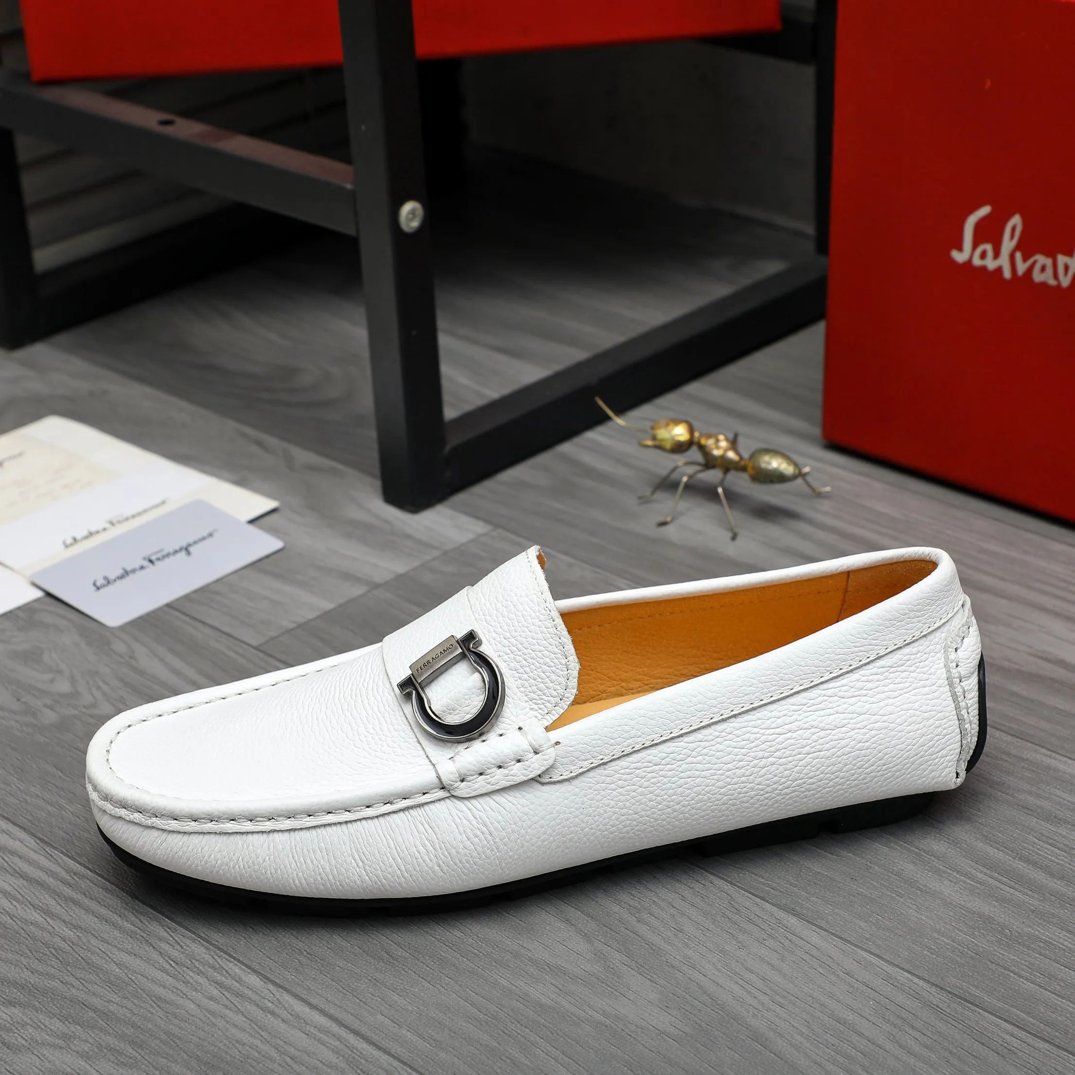 Men's shoes 💰p380 Product trademark: Ferragamo " Ferragamo ] Casual slip-on men's shoes Regular size: 38-45 Product material: Selected pebbled cowhide upper, pigskin lining, rubber outsole